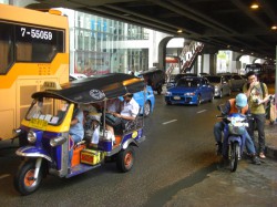 バンコク市内の交通
