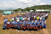 タイヤテストセンターオブアジアの第一期植樹祭参加者