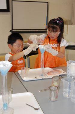 気仙沼市での子ども実験教室の様子