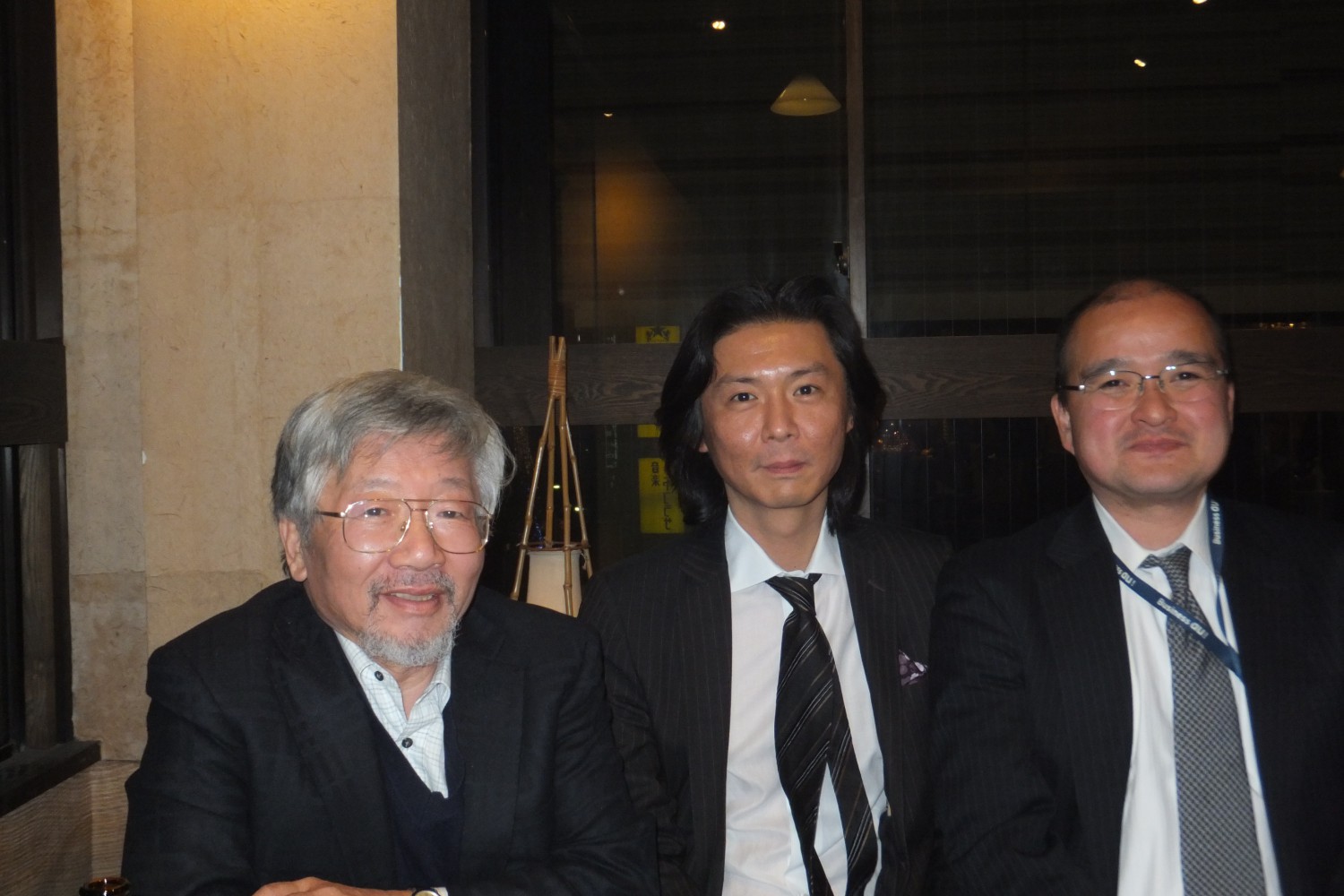 藤井会長（左）中川副会長（中央）武者副会長（右）