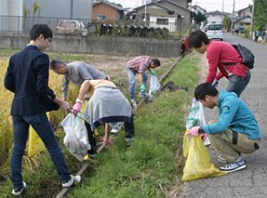 清掃活動の様子２