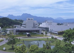 新研究棟が建設されるシリコーン電子材料技術研究所