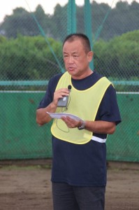 閉会のあいさつをする山上副理事長