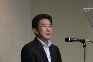 国内展開について説明する鈴木ファルケンタイヤ消費財部長