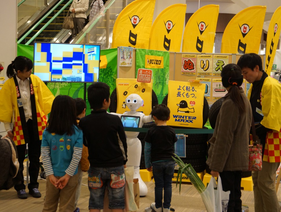 イベント会場内での接客の様子