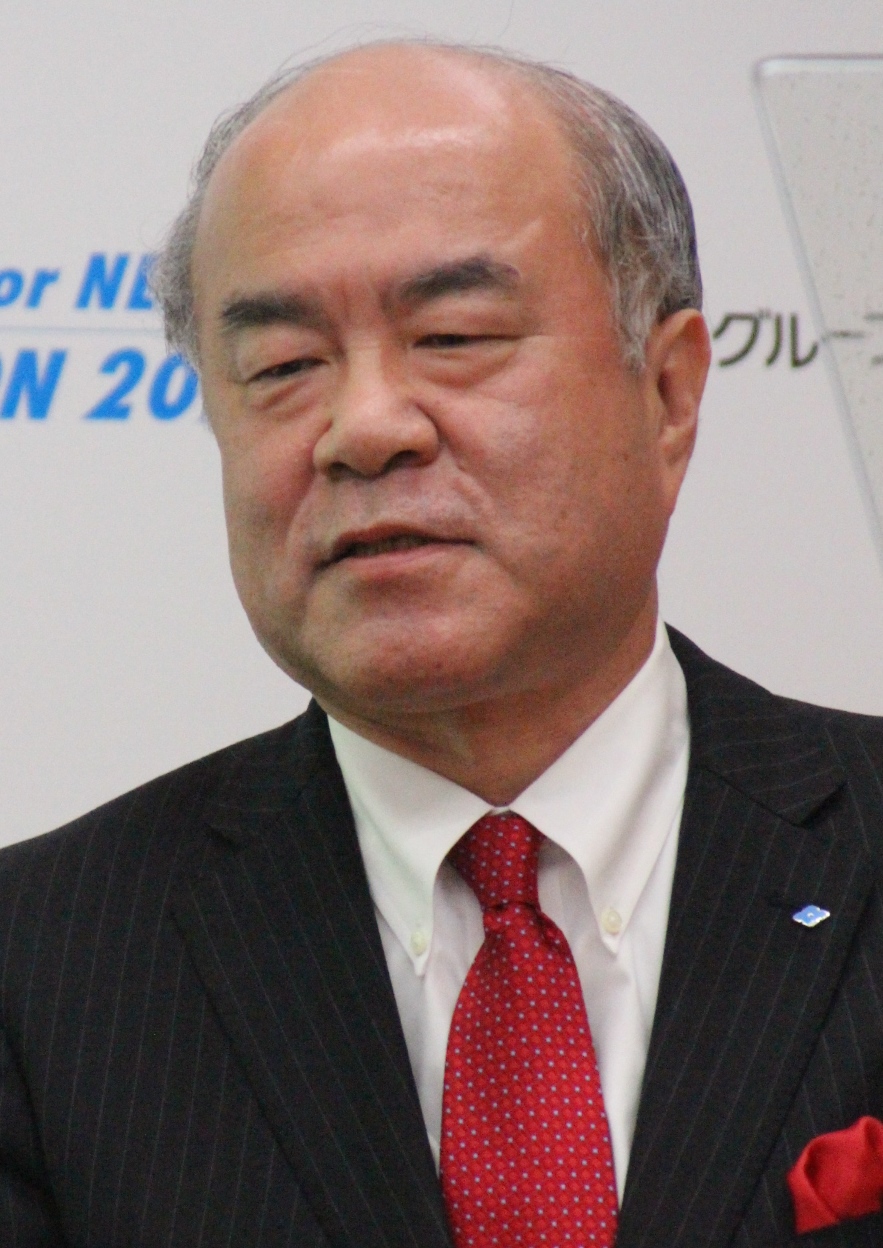 決算説明を行う池田社長