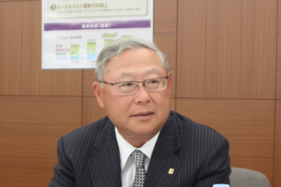 新田元庸代表取締役社長　