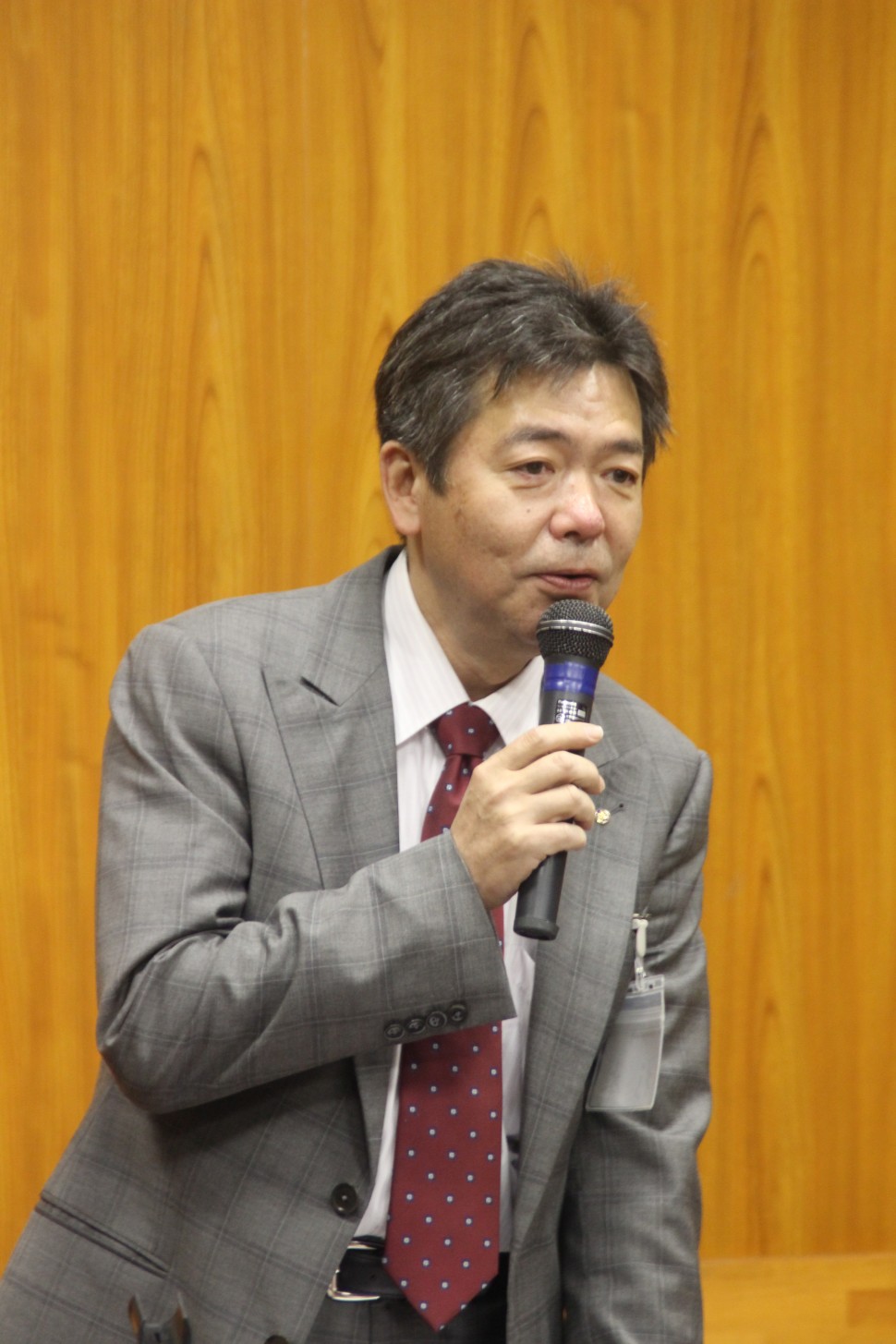 杉本会長が議事を進めた