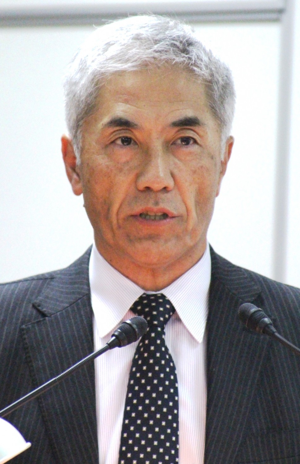 中計の進捗状況を説明する野地社長