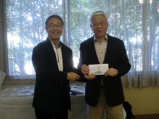 右・優勝の野田氏、左・新発田会長