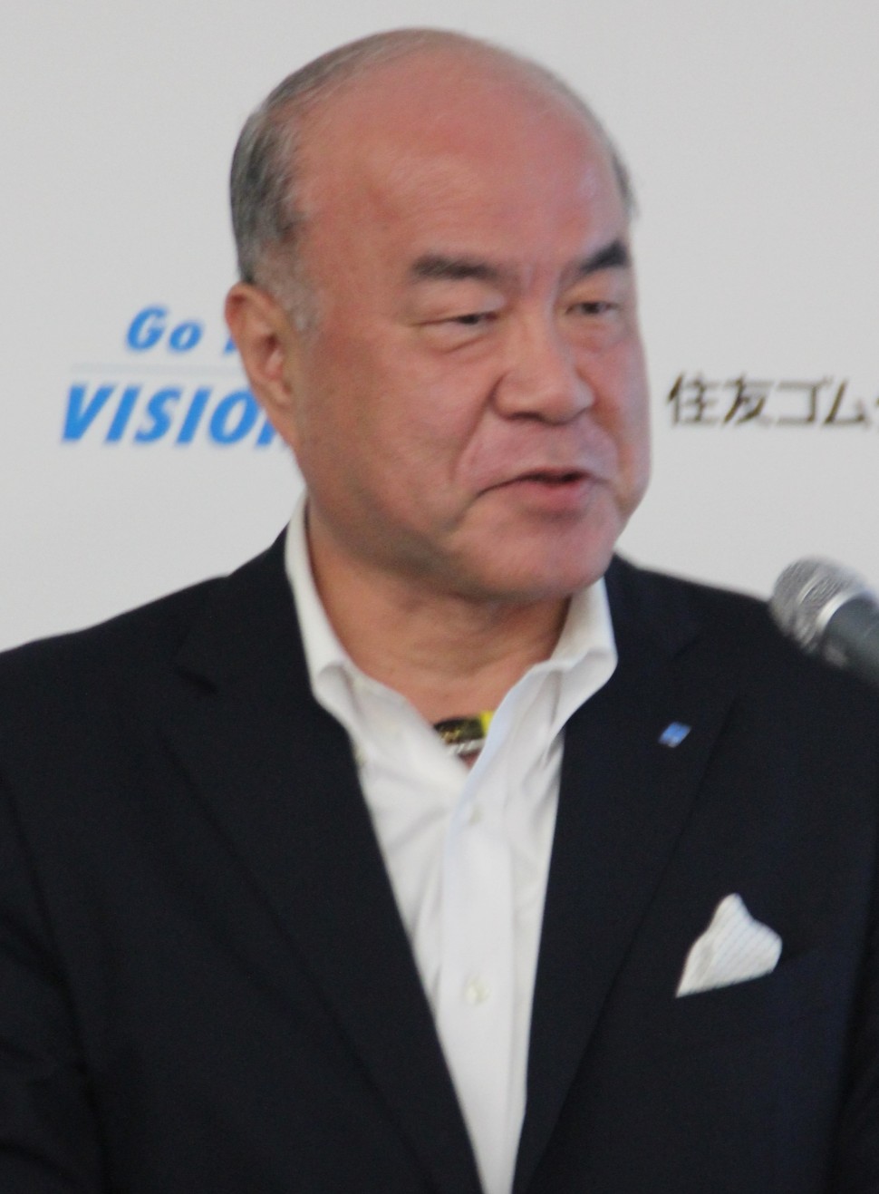 決算説明を行う池田社長