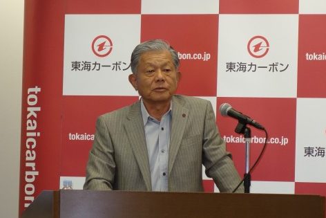 中計フェーズ２の説明をする長坂一社長