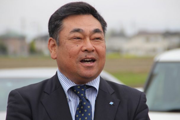 あいさつする増田本部長