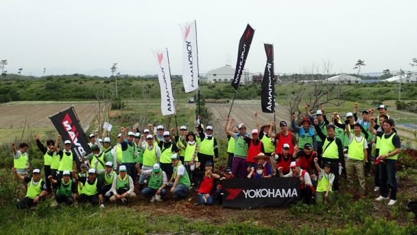 植樹祭に参加した従業員