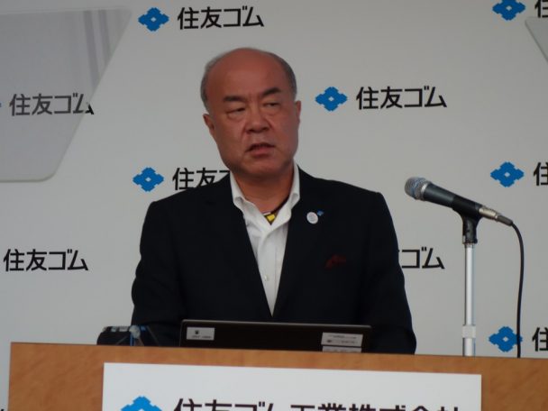 決算内容を説明する池田社長