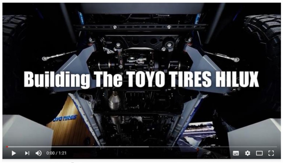 Building The TOYO TIRES HILUX_ページ_1