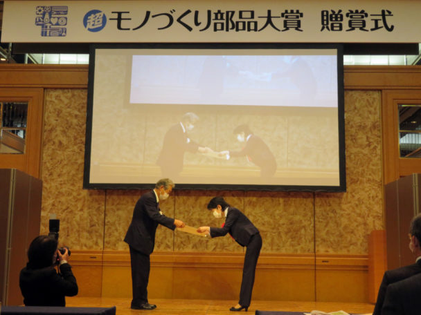 贈賞式の様子