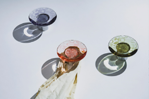 展示作品「太陽の光で柄が浮かび上がる『GEOMETRIX』」