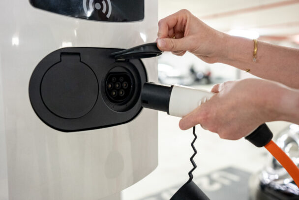 電気自動車のバッテリー充電システムにも可能性