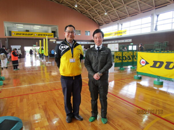 泉大津市長(写真右)と中村工場長