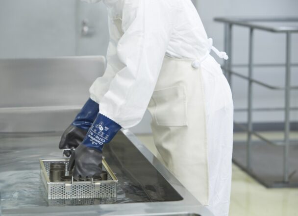 ゴム・樹脂手袋特集　ショーワグローブ　化学防護用手袋「ケムレスト」訴求　家庭用はナイスハンドシリーズに注力