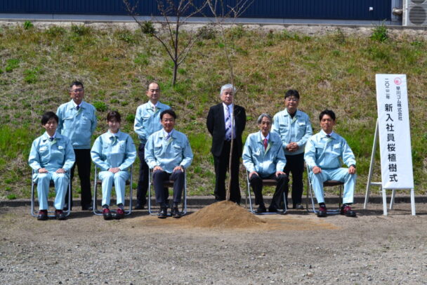 22年新入社員桜植樹式　早川ゴム、横田社長祝辞