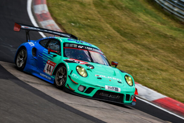 FALKENカラーの｢Porsche 911 GT3R｣