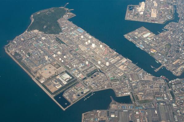 愛媛工場新居浜地区の航空写真