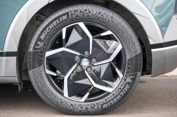 ミシュラン、タイヤ２種発表　サステナブル素材を含有