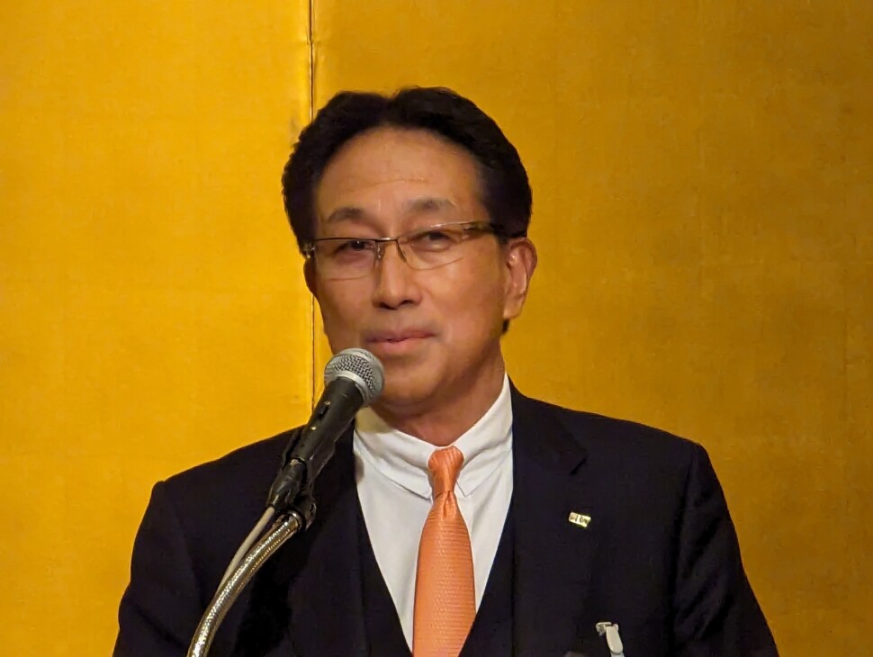 塩谷信雄理事長