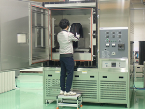 タイヤのオゾン試験の様子