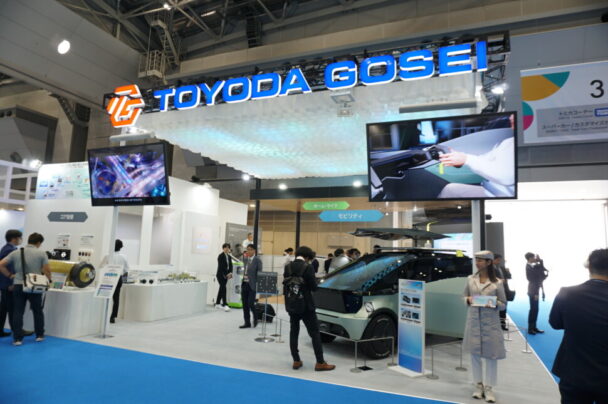 ゴム部品企業、ＢＥＶで新技術　モビリティショーで披露