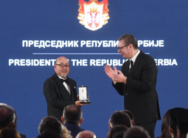 セルビア政府から貢献黄金勲章　ＴＯＹＯＴＩＲＥ、清水社長