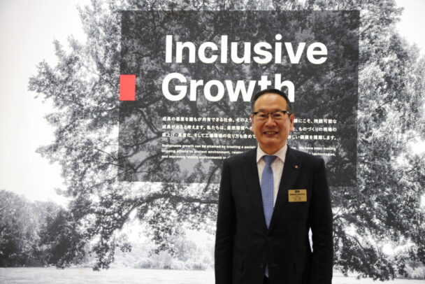 日精樹脂が九州で初内覧会　射出最新技術で自動車分野に訴求