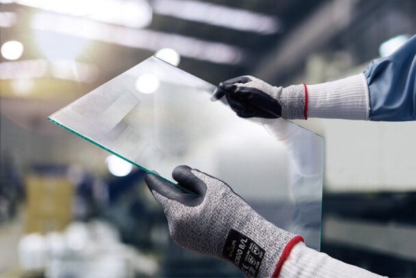 ゴム・樹脂手袋特集　ショーワグローブ　耐切創手袋の新シリーズを訴求　化学防護手袋の引き合い増加