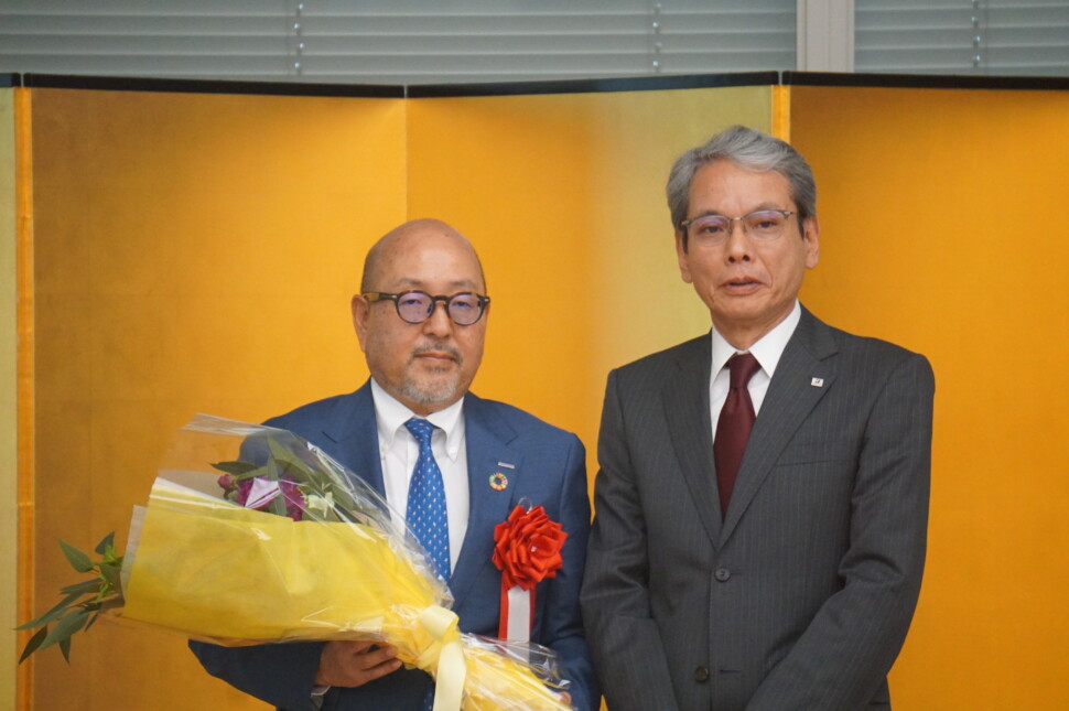 左から清水会長と東副会長