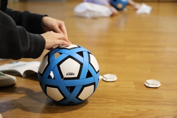 『ＢＡＬＬ　ＫＩＴ』組み立ての様子
