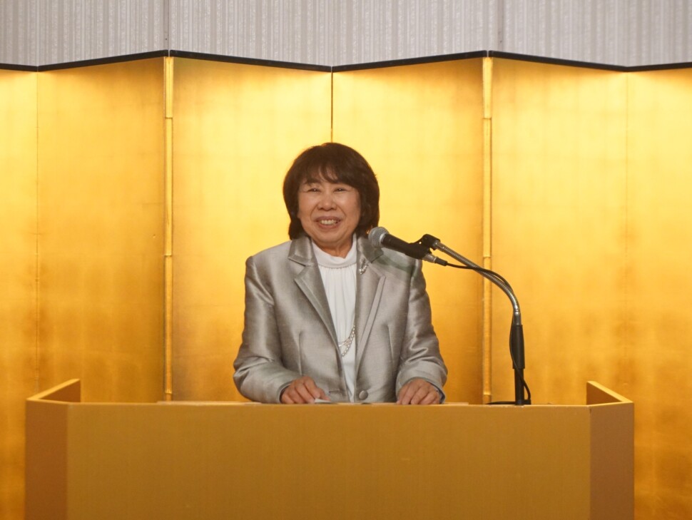 挨拶をする木部社長