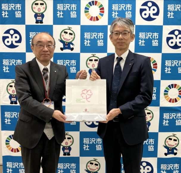 篠田常務理事と同社梅田氏