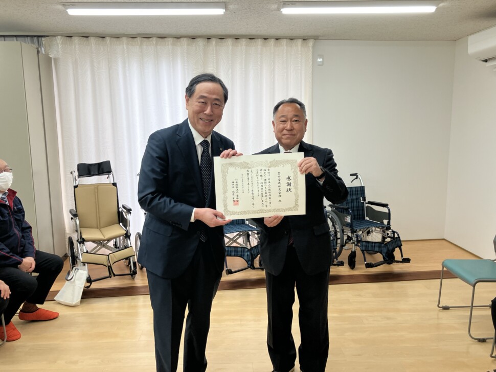 佐藤理事長と人事本部長の岡正規氏