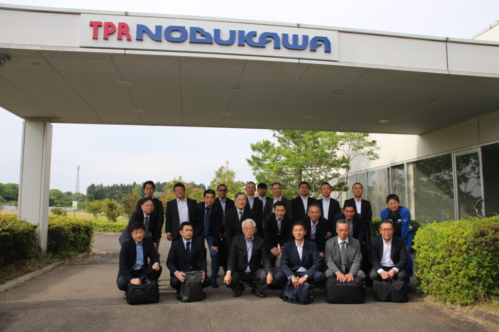 TPRノブカワ福島工場で集合写真