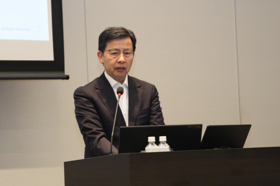 説明する石田社長