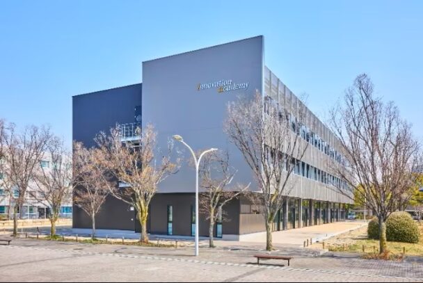 中百舌鳥キャンパスのスマートエネルギー棟