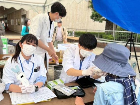 歯とお口の健康フェスタ２０２５（咬合力測定）の様子②