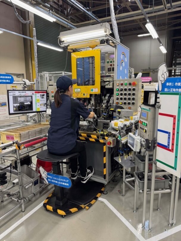 製造現場では妊娠中の方も働きやすい工程を設計