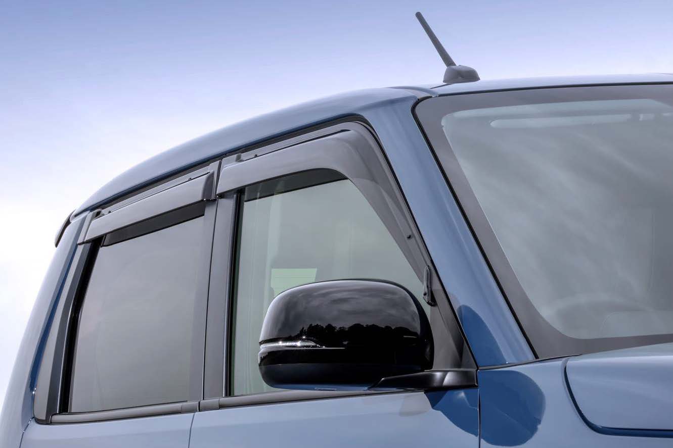 アクリル樹脂リサイクル材を使用したＮーＯＮＥ　ｅ：用「ドアバイザー」