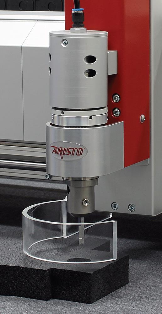 スポンジのカッティングが可能