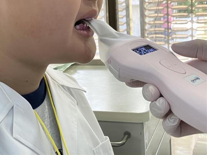 子ども大学にしいるま 学習プログラム（咬合力測定）の様子②