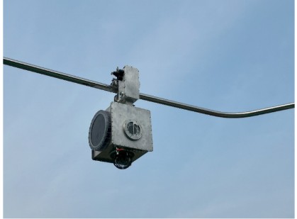 各種センサーを搭載した移動式機械装置試作機外観