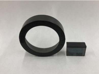 ＰＥＥＫコーティングを施したリングとブロック